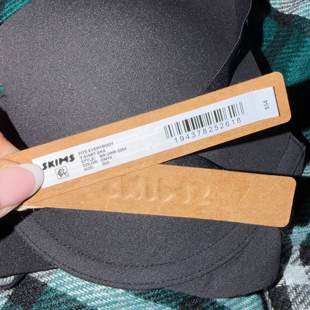 NWT – SKIMS (Size 30D) Fits Everybody T-Shirt Bra – Onyx - Picture 5 of 5